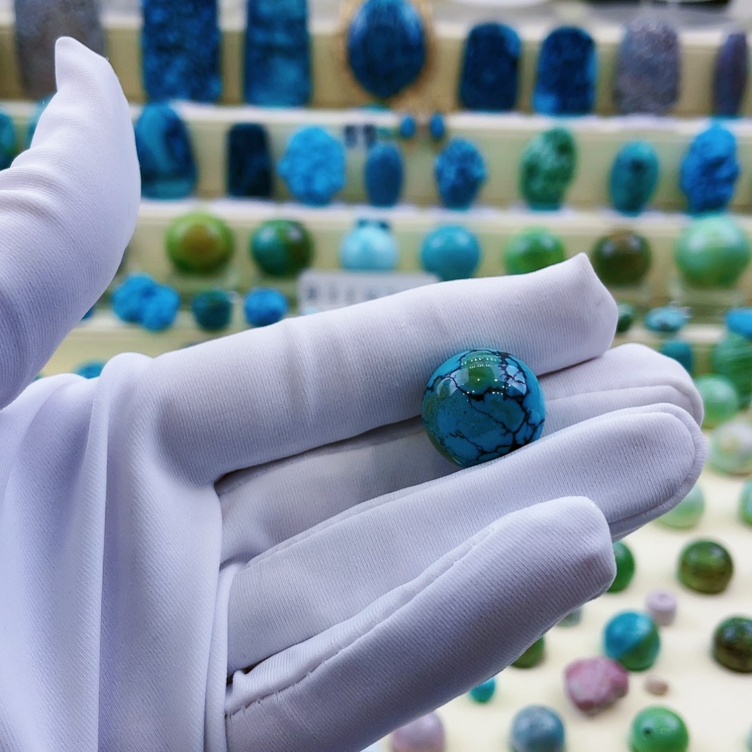 绿松石颈饰未镶嵌