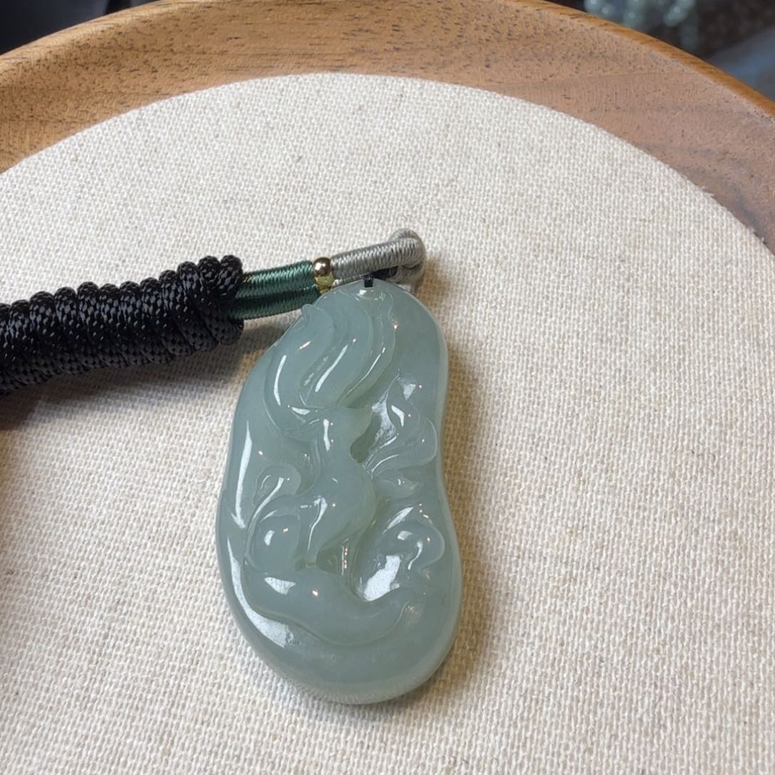 翡翠裸石翡翠福利九尾狐