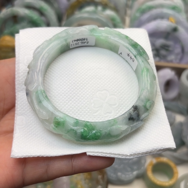 翡翠未镶嵌手镯54圈荷叶鱼215