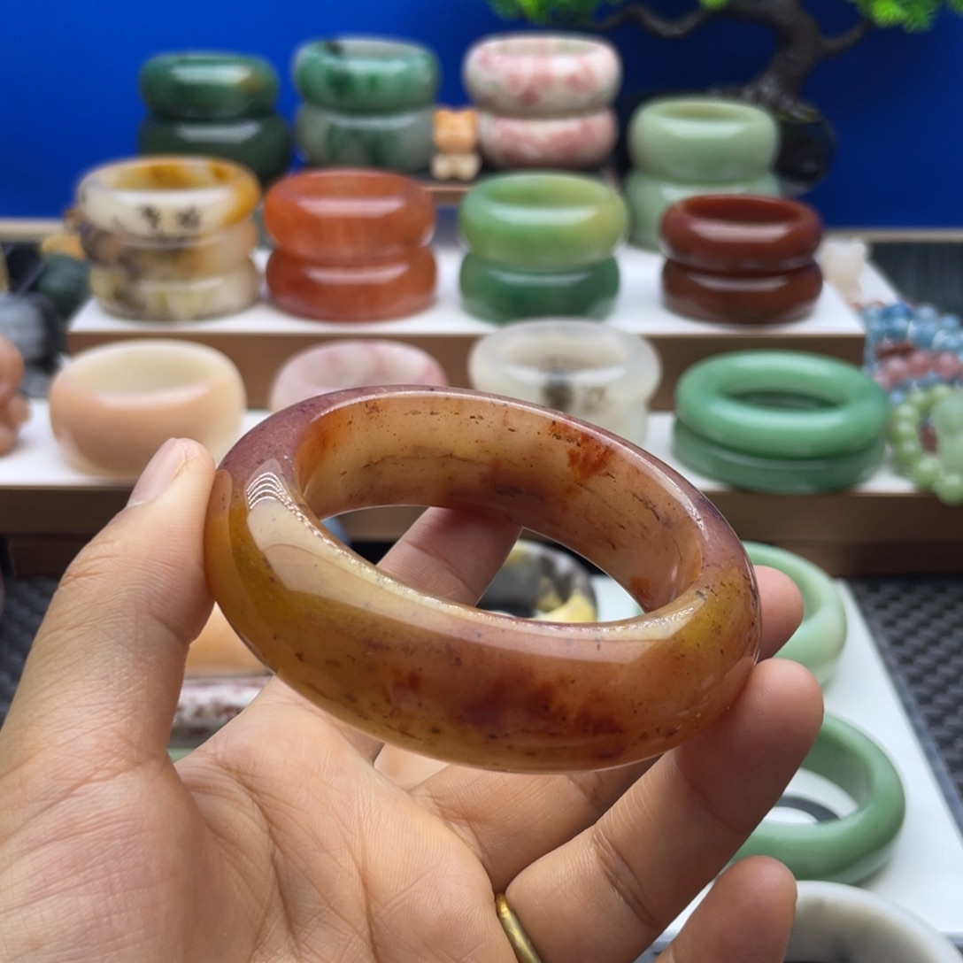 石英质玉未镶嵌手镯