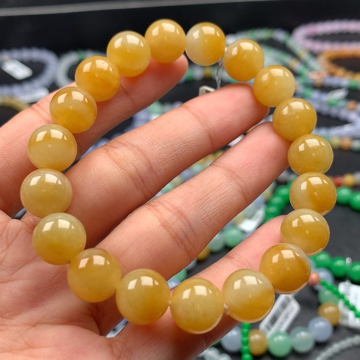 翡翠手镯未镶嵌卡