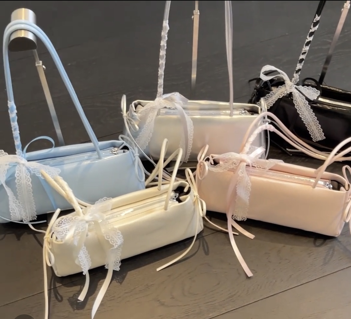 夏季肩包蕾丝小众单肩包法棍包时尚蝴蝶腋下百搭韩式休闲洋气