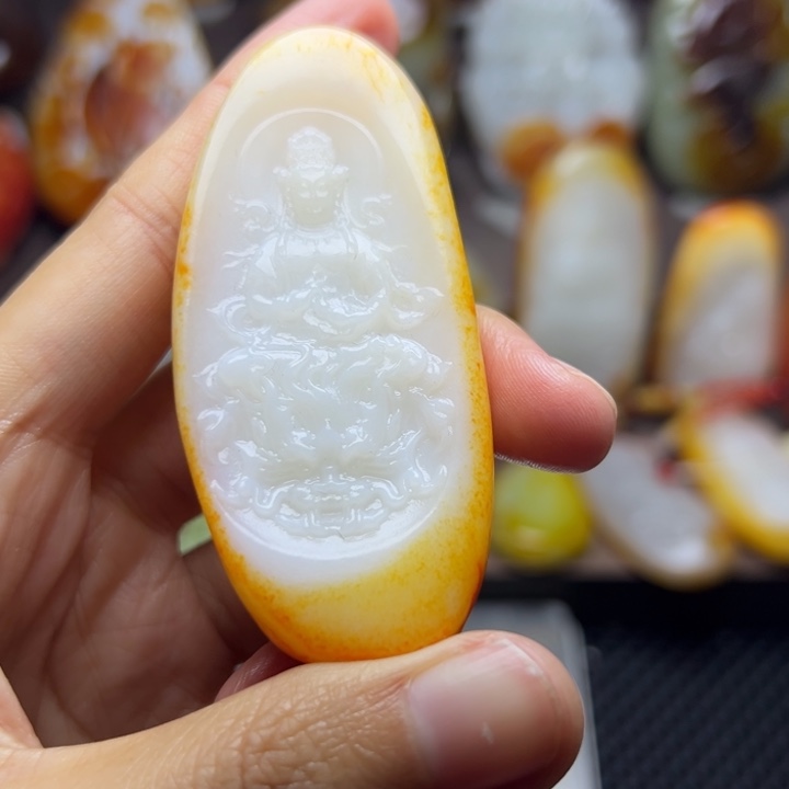 和田玉未镶嵌颈饰