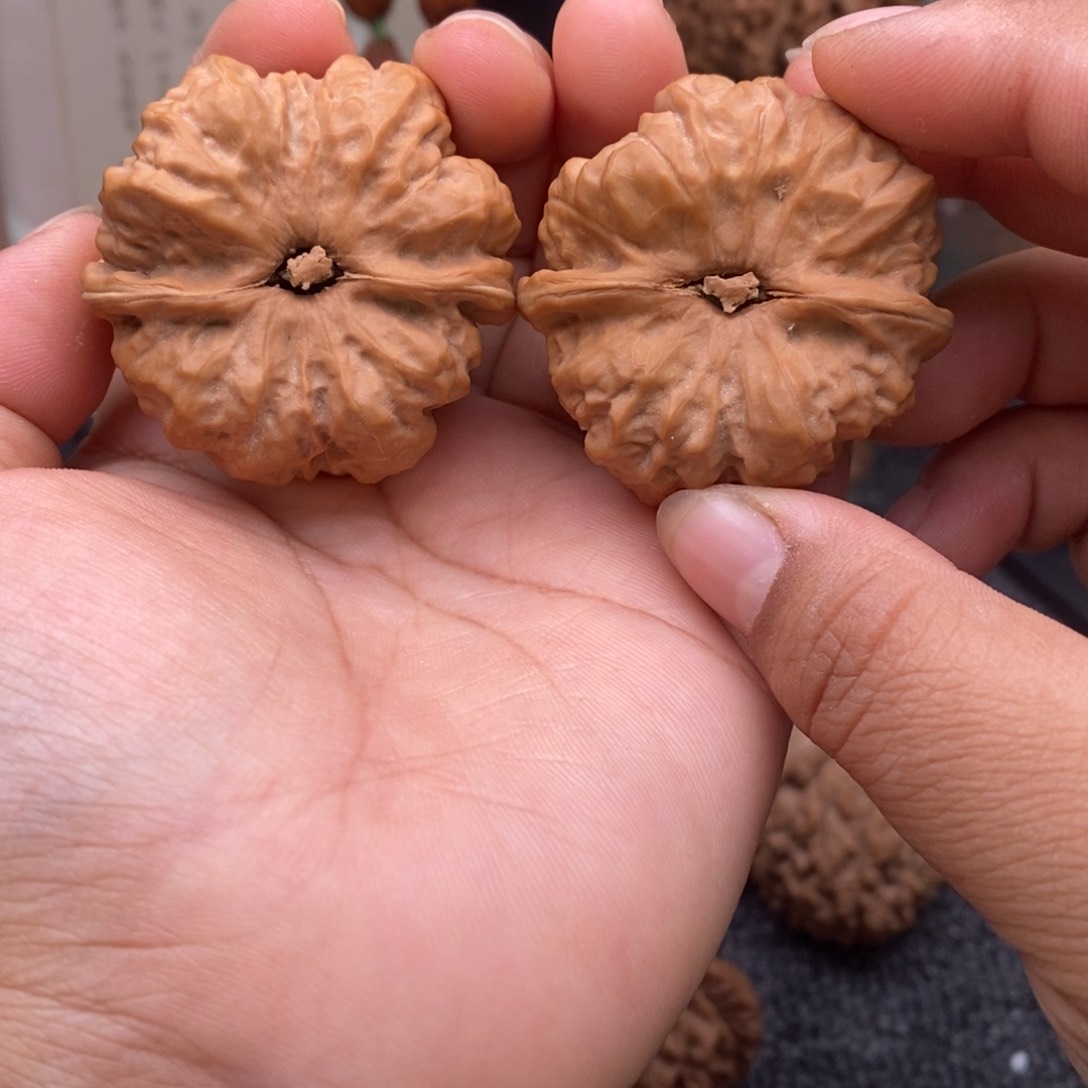 文玩核桃把件41.5蛤蟆头