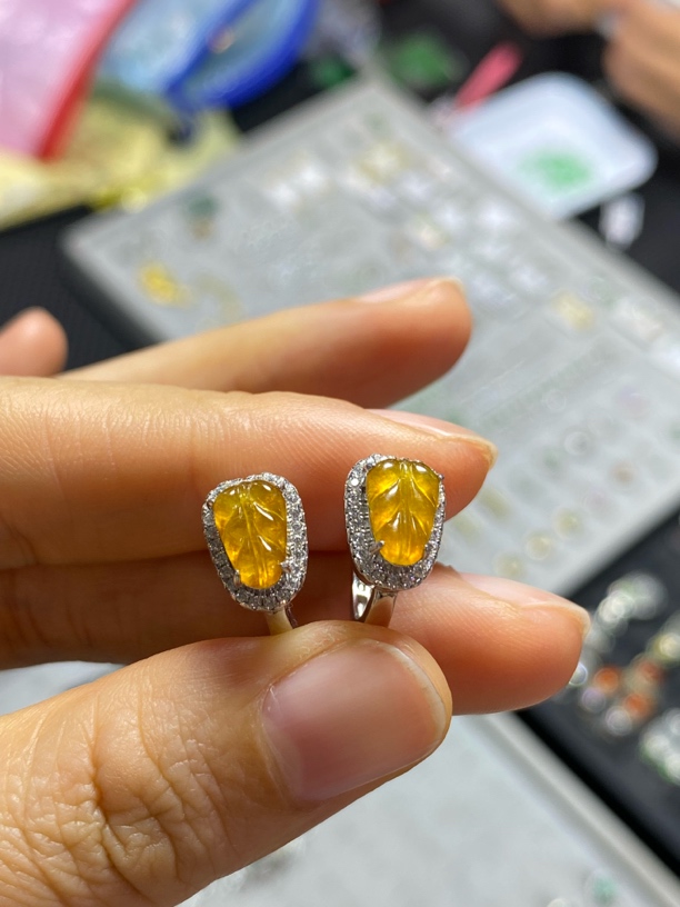 天然缅甸翡翠黄翡叶子耳饰