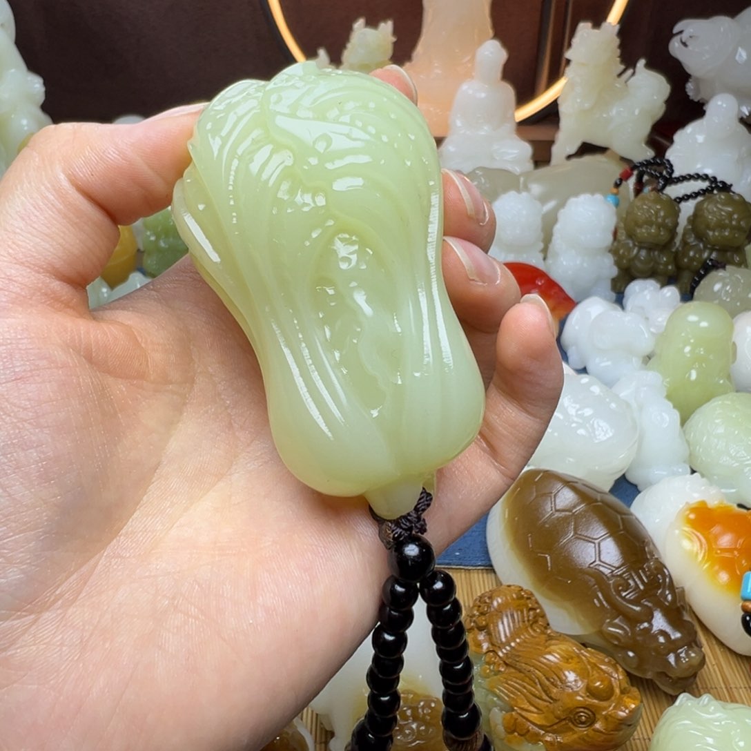 石材手工雕刻清水色白菜