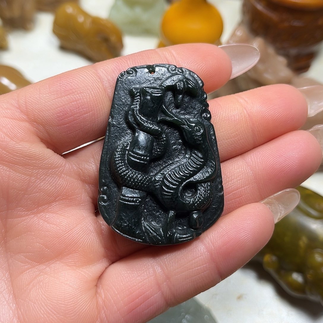 白玉菩提吊坠白玉菩提吊坠