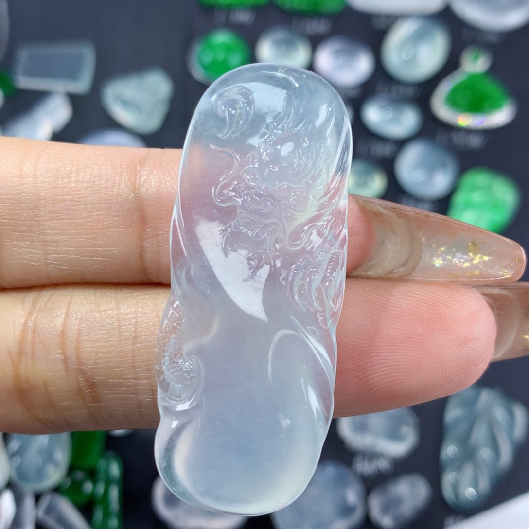 翡翠颈饰未镶嵌纯天然翡翠高冰