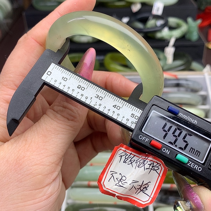 蛇纹石玉手镯未镶嵌889