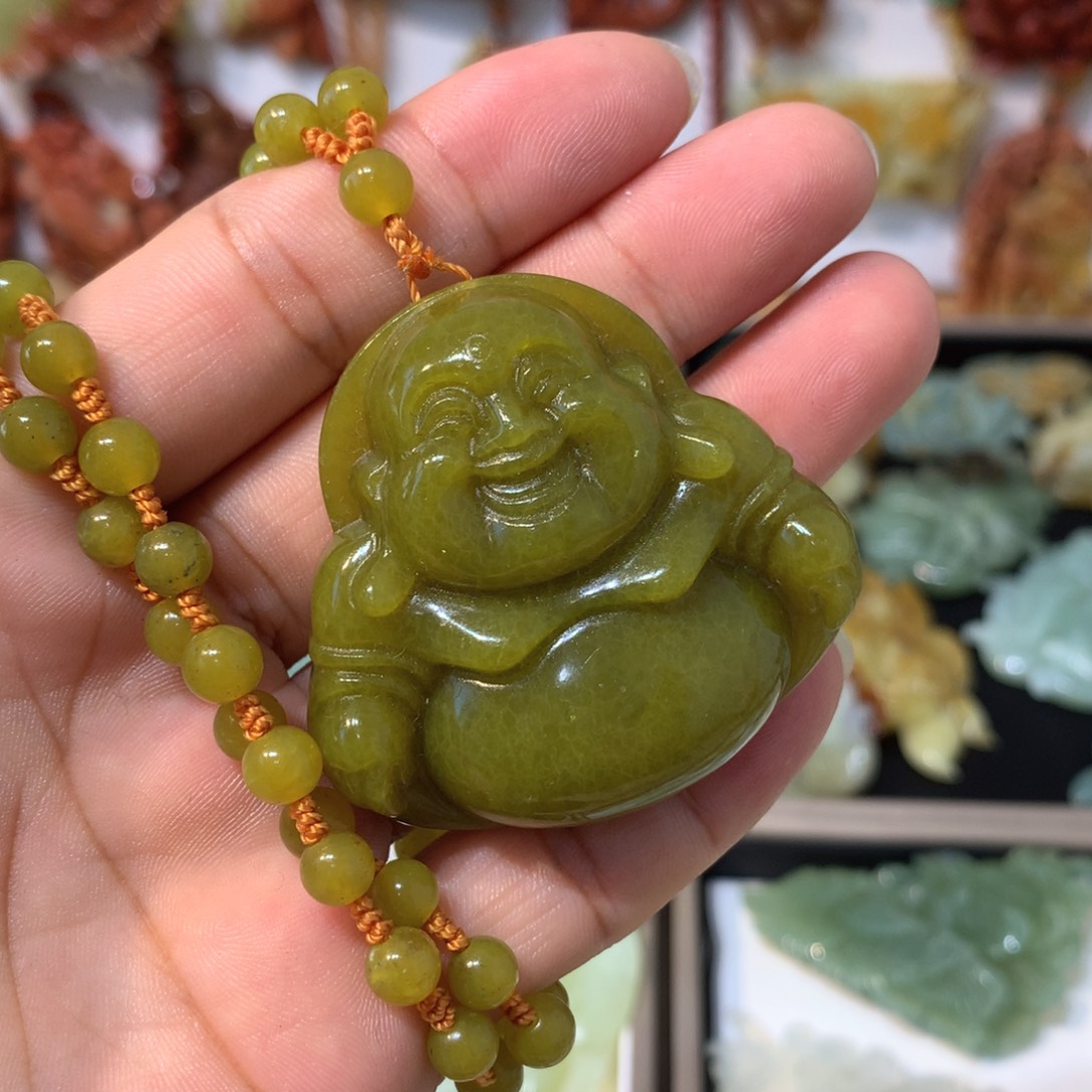 蛇纹石玉未镶嵌颈饰