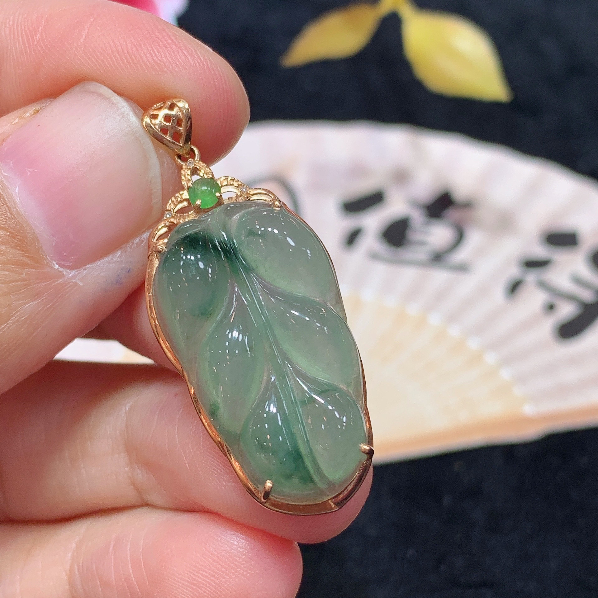 18k金天然A货翡翠飘花树叶吊坠经典轻奢时尚