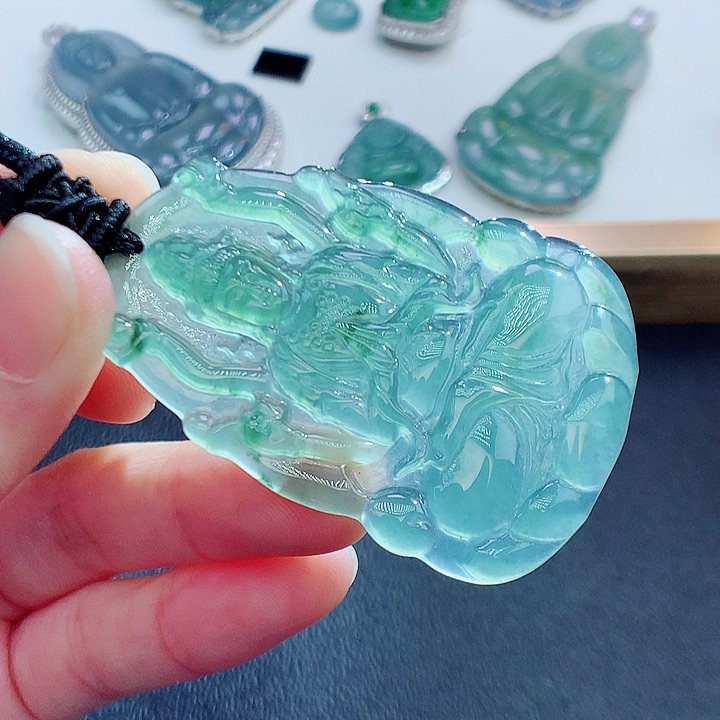 翡翠颈饰未镶嵌翡翠