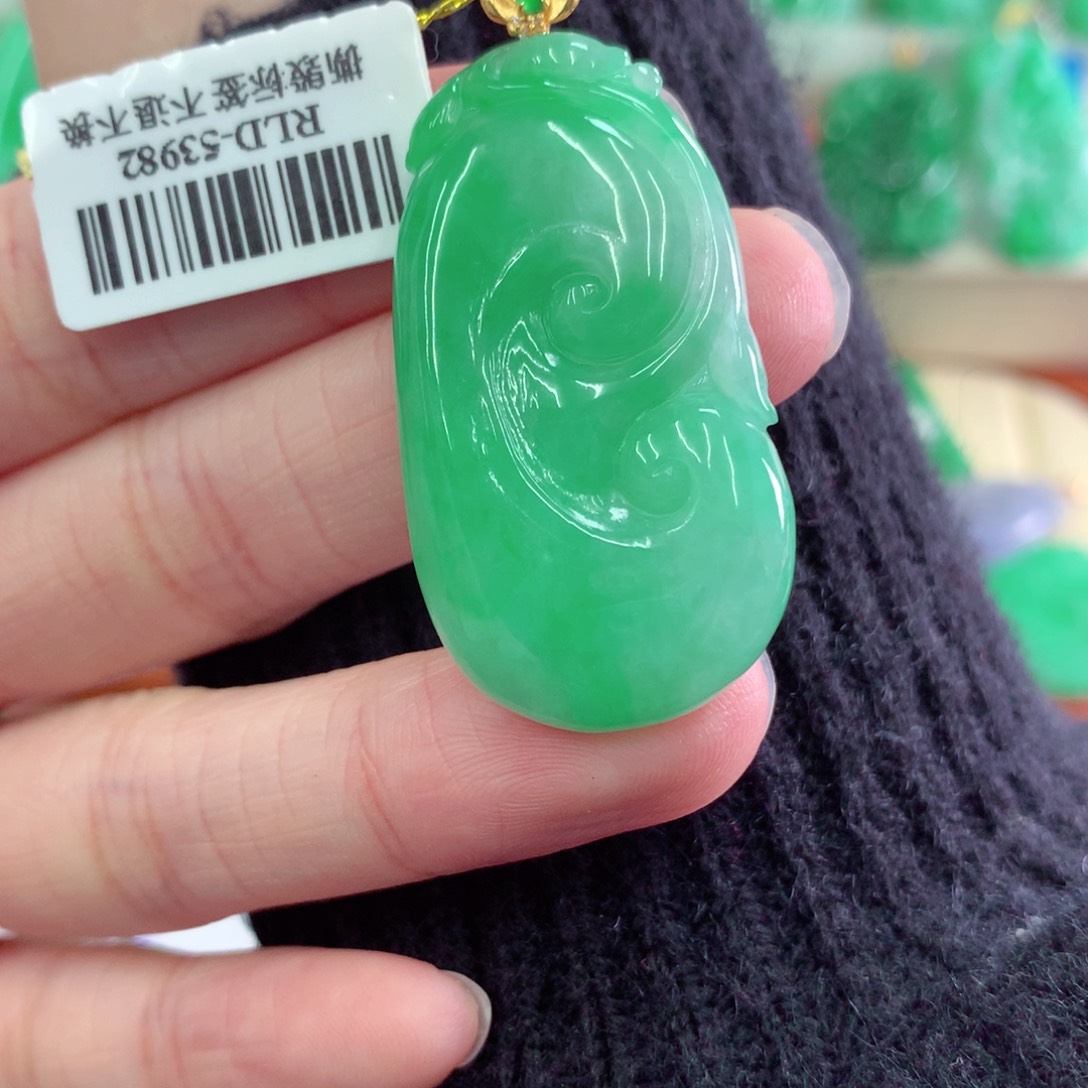 翡翠吊坠(不含链)18K金镶嵌