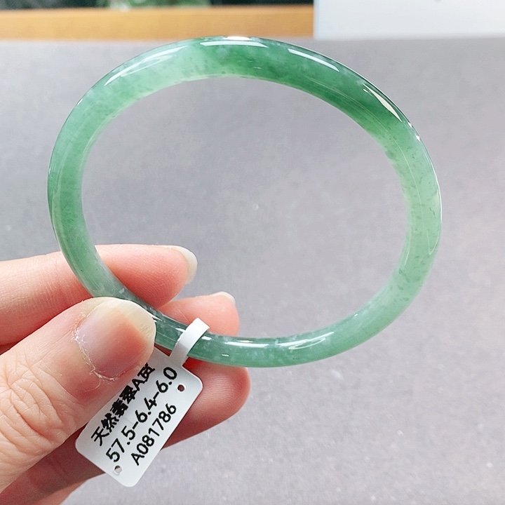 【闪购商品】翡翠手镯（圆镯）未镶嵌