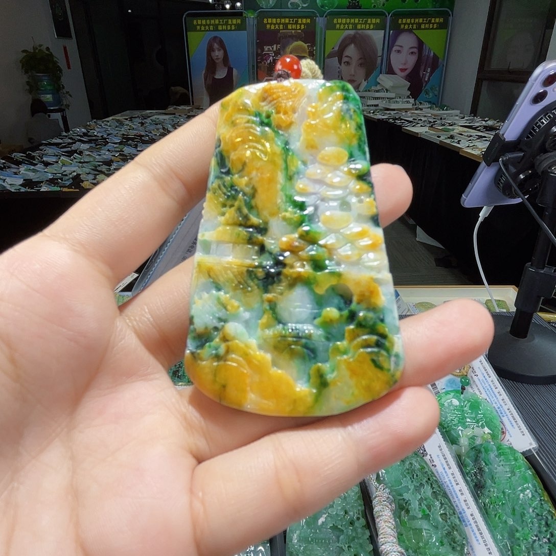 颈饰未镶嵌翡翠一