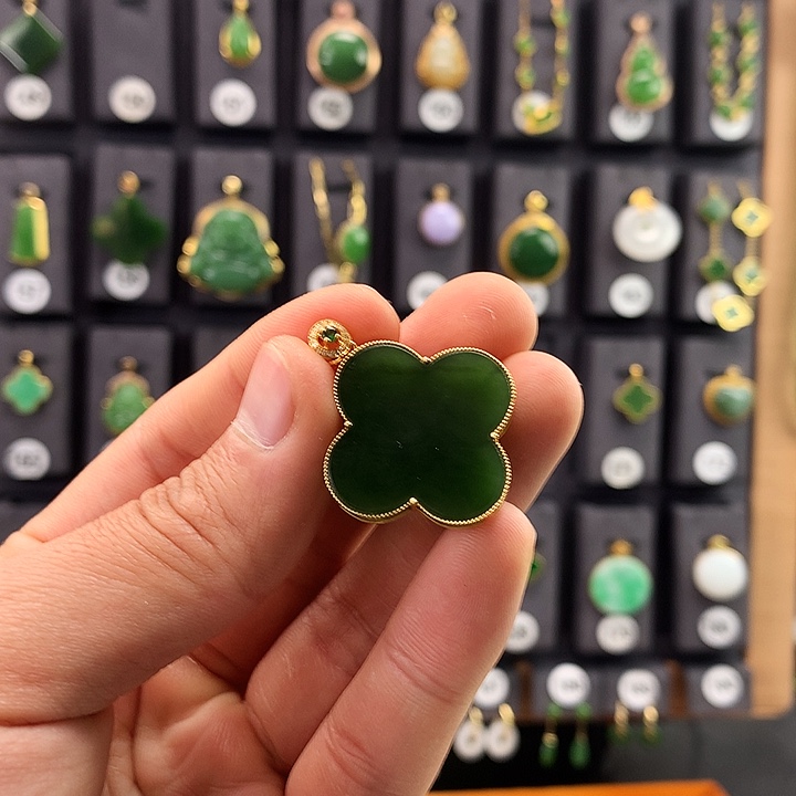 和田玉颈饰18K金镶嵌