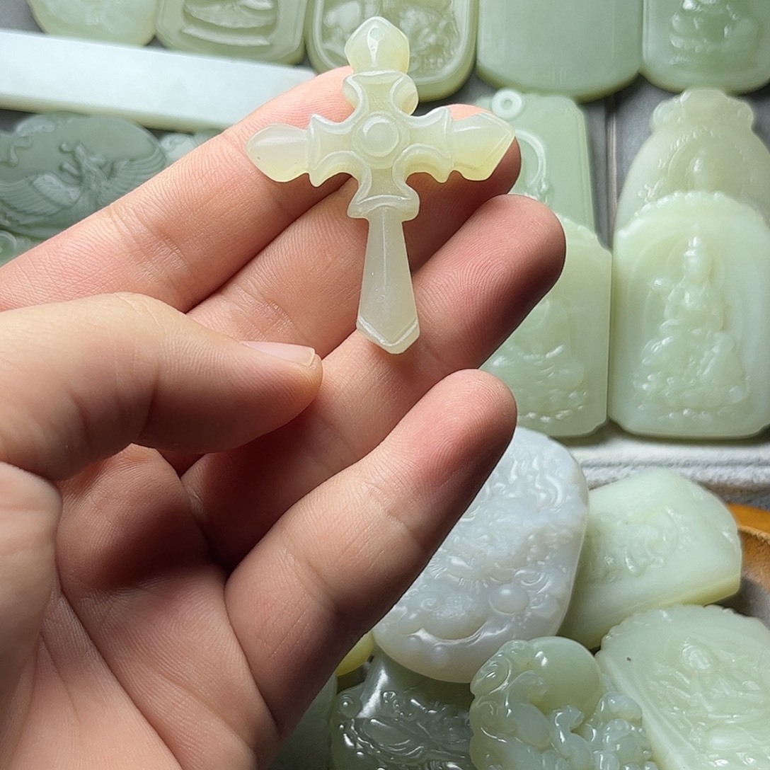 和田玉未镶嵌颈饰