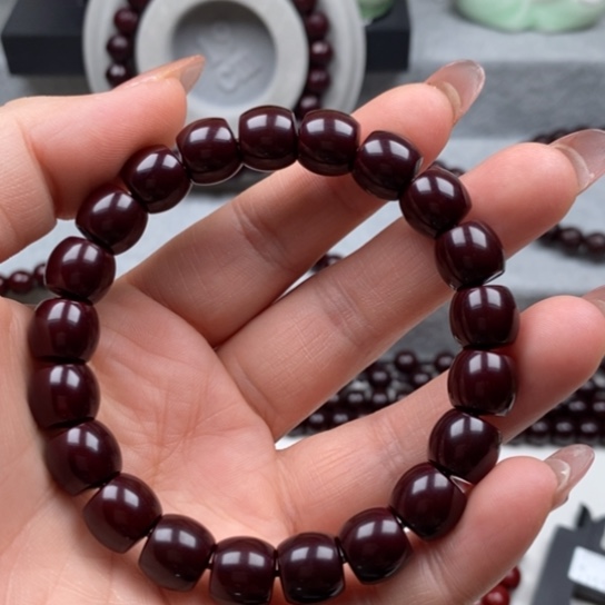 神****抖猴头关的一个小镇上