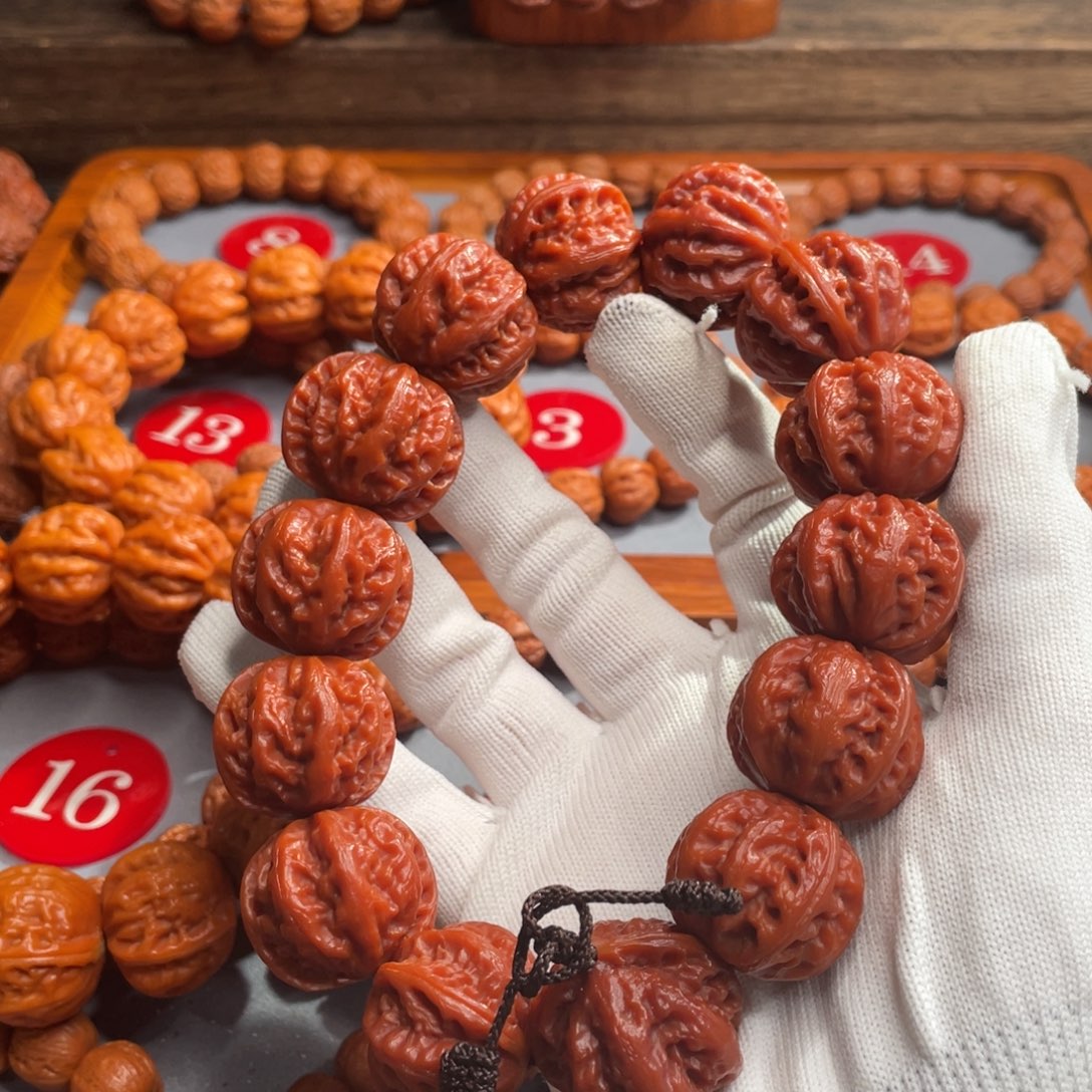 ****8文玩核桃手串粗筋盘古