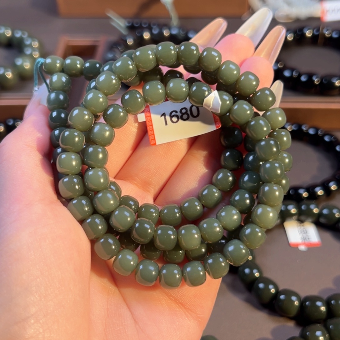 落***情未镶嵌手串和田玉沙枣青豆青8