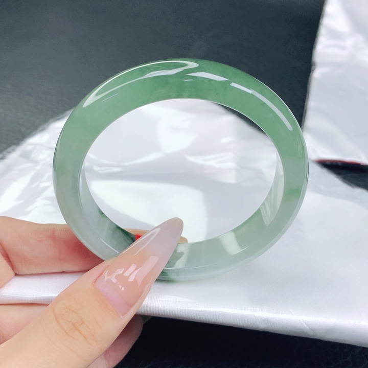 翡翠手镯未镶嵌54-55圈口