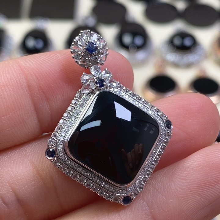 翡翠颈饰18K金镶嵌缅甸天然翡翠墨翠