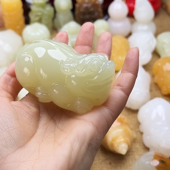 飘***雨玉天然玉石手把件