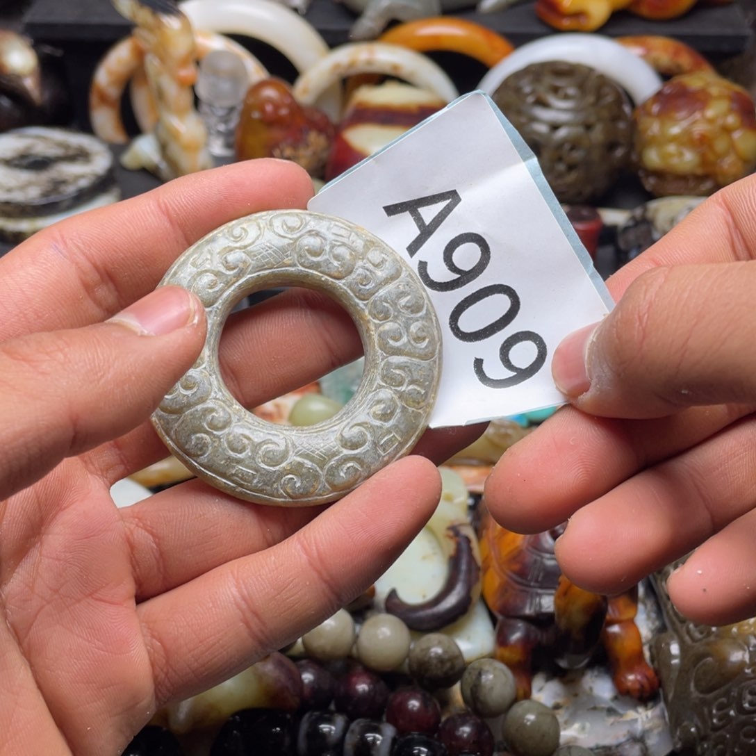 和田玉（糖玉）挂件未镶嵌