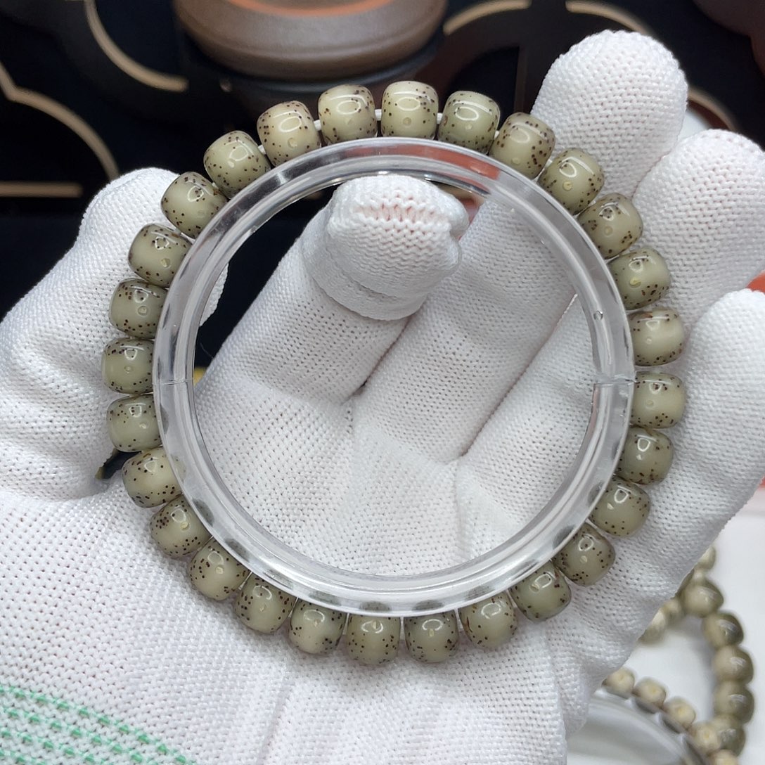 星月菩提吊坠03。8/7灰冰通体留白