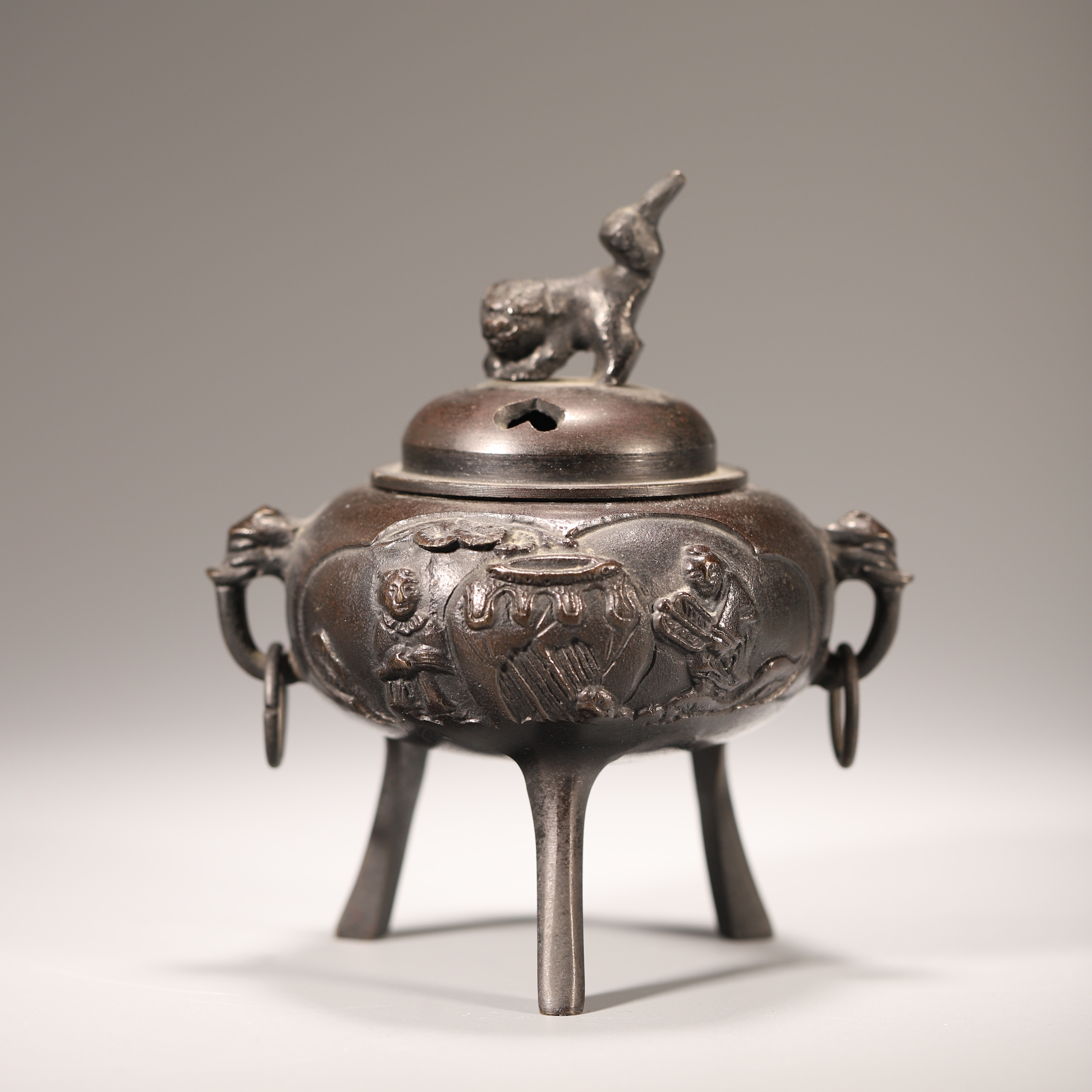 Lot07清代 铜三足炉香薰