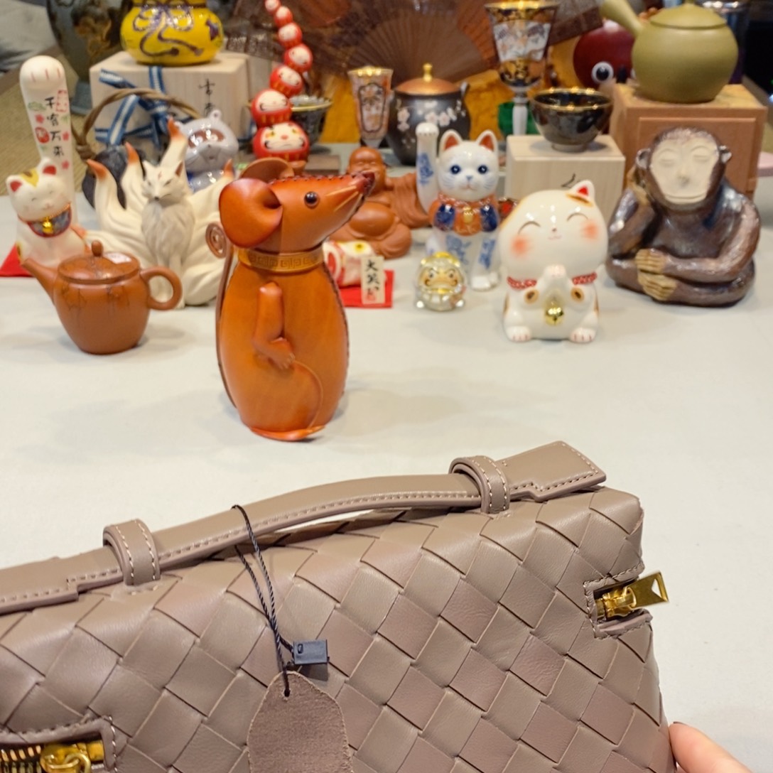 羊皮（革）小牛皮（革）