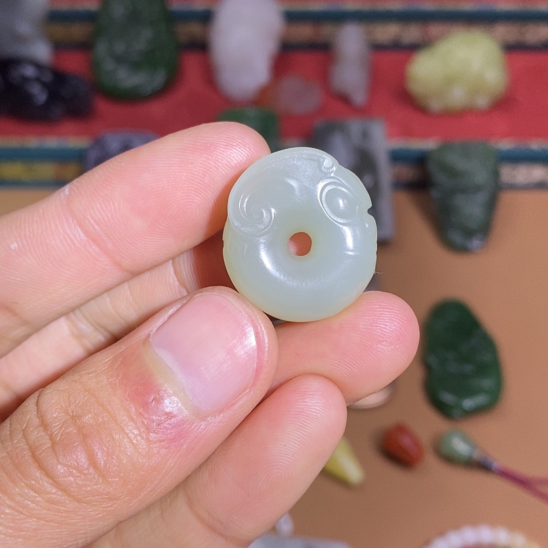 和田玉颈饰未镶嵌玉猪龙福礼