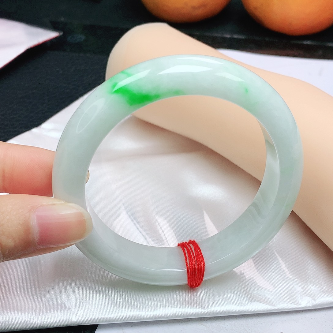 翡翠手镯未镶嵌正5758