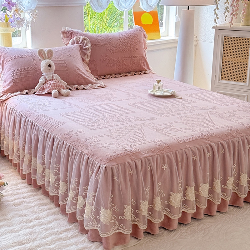 水星高端适用家纺2025新款晶钻雕花绒床裙加厚牛奶绒花边床单保暖