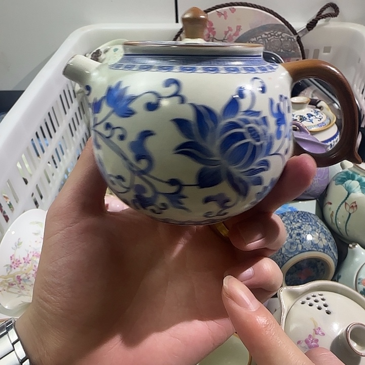 汝窑开片缠枝莲泡茶壶