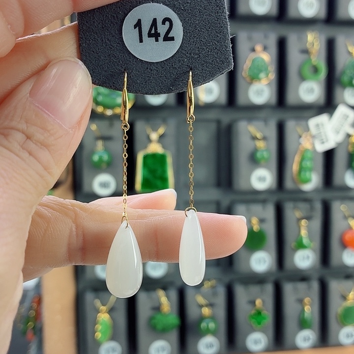 和田玉18K金镶嵌耳饰