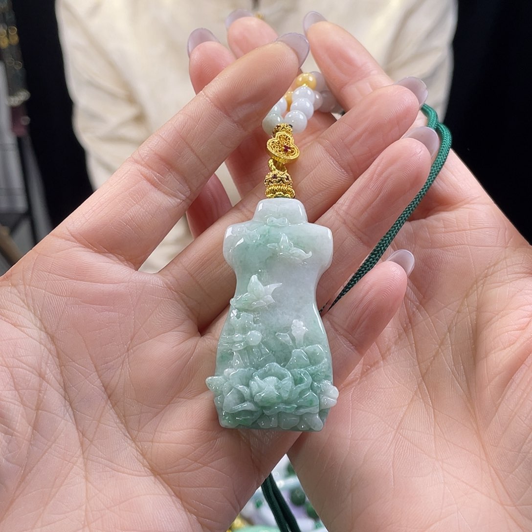 翡翠颈饰未镶嵌代编织