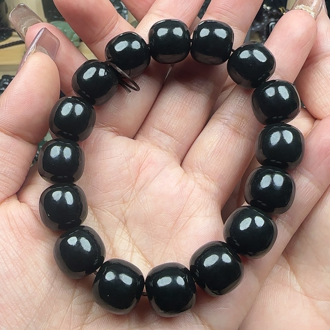 落***雨和田玉未镶嵌手串