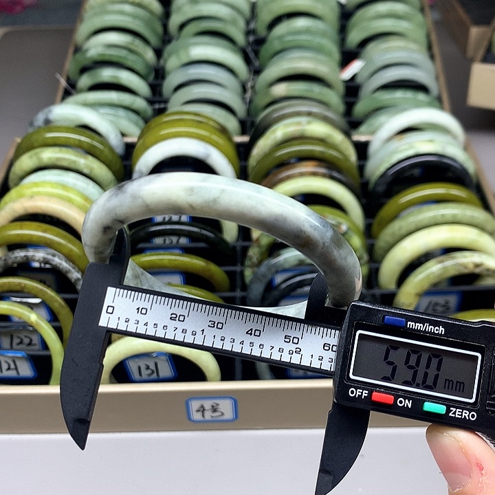 未镶嵌蛇纹石玉手镯137