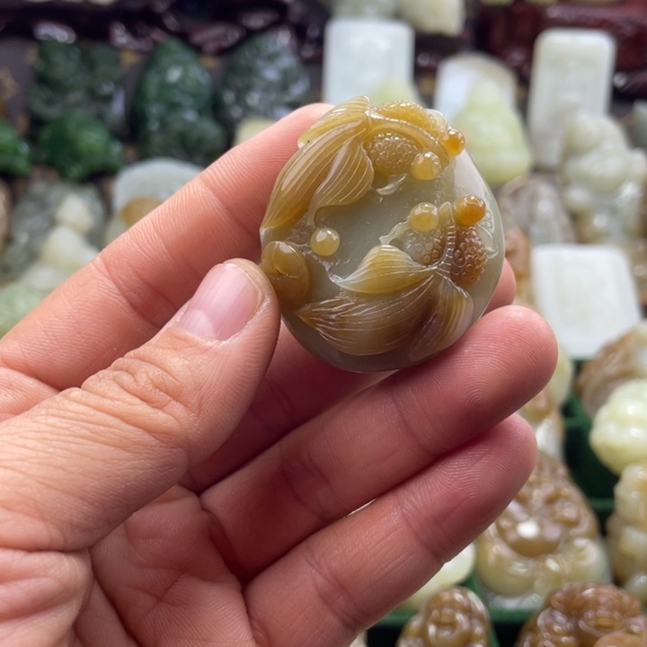 Y***a和田玉（糖玉）未镶嵌颈饰