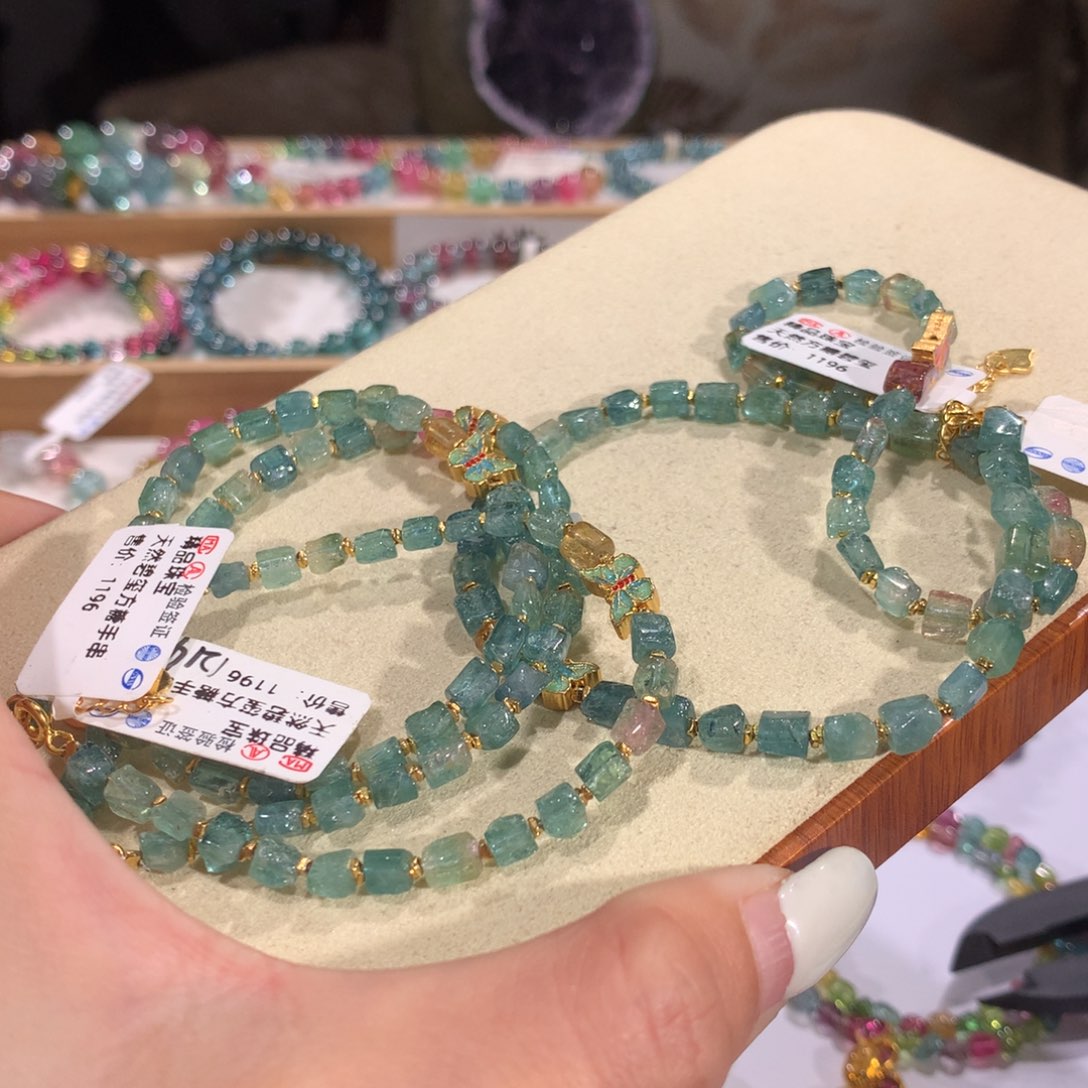 碧玺多样性发货一件未镶嵌