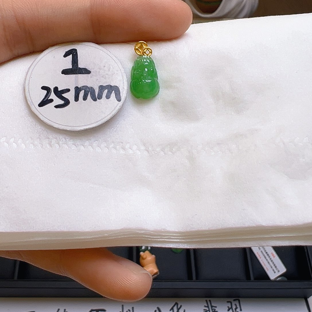 翡翠颈饰18K金镶嵌翡翠