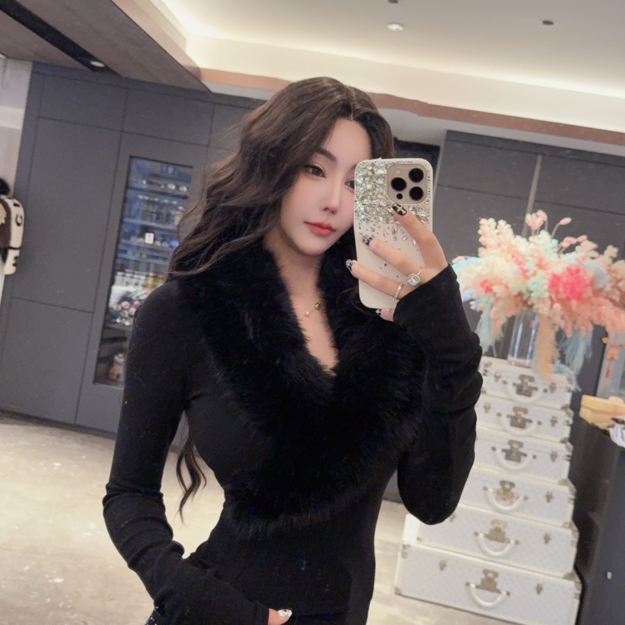 S300【黑白公主】黑白两色净版毛毛交叉领长袖上衣SY14421