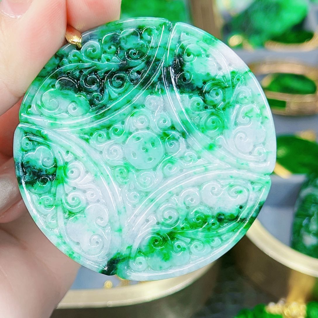 翡翠颈饰未镶嵌吊坠