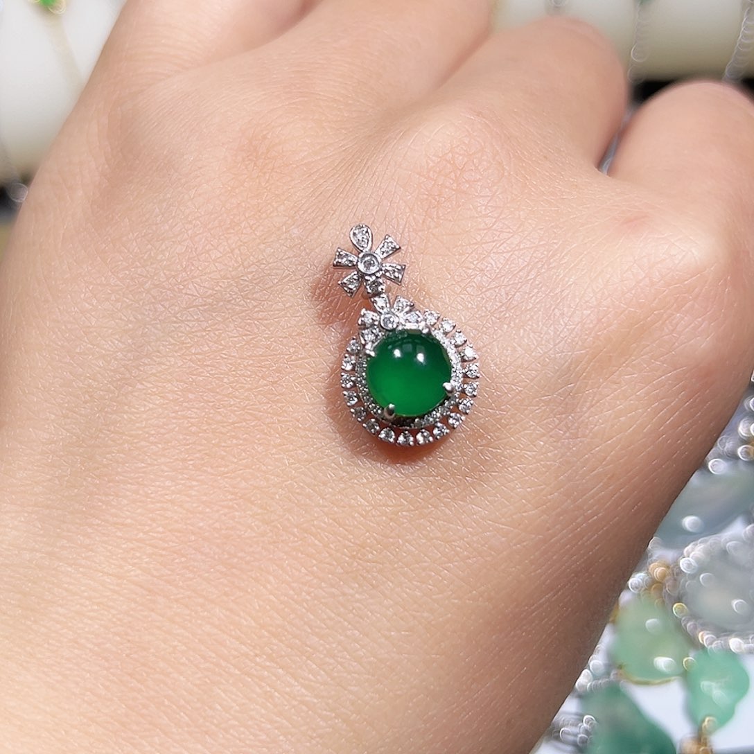 翡翠吊坠(不含链)18K金镶嵌