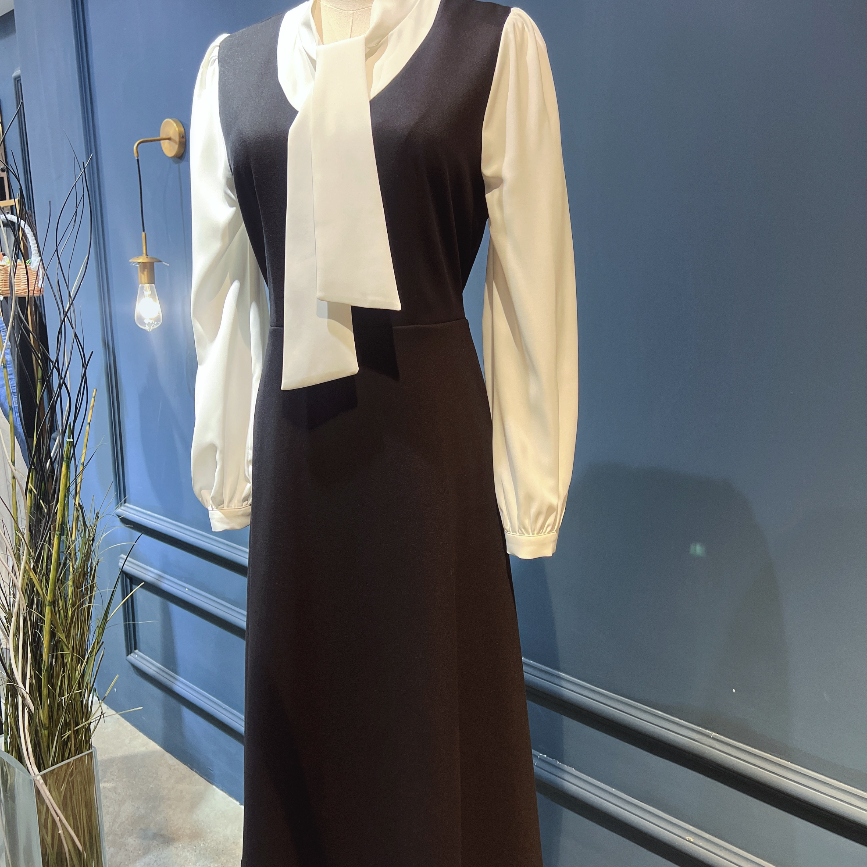 黑色连衣裙，时尚洋气