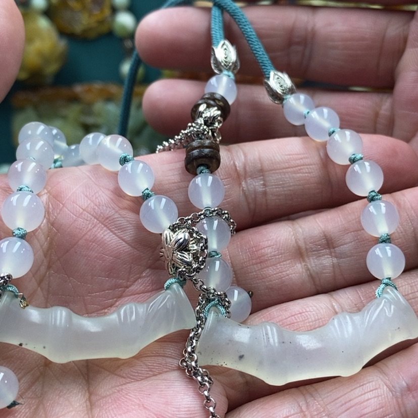 【闪购商品】蛇纹石玉手牌吊坠未镶嵌