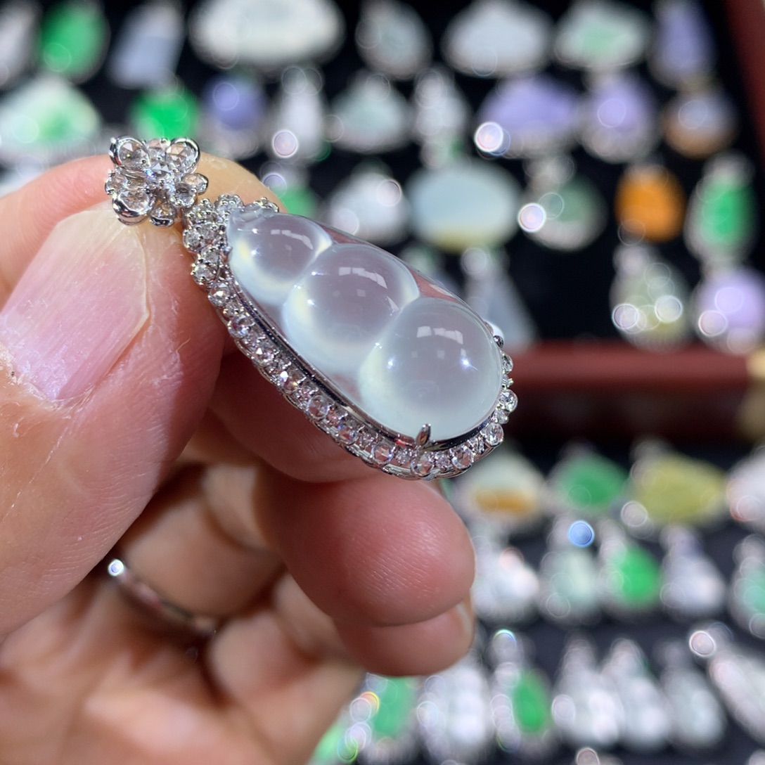 翡翠18K金镶嵌戒指