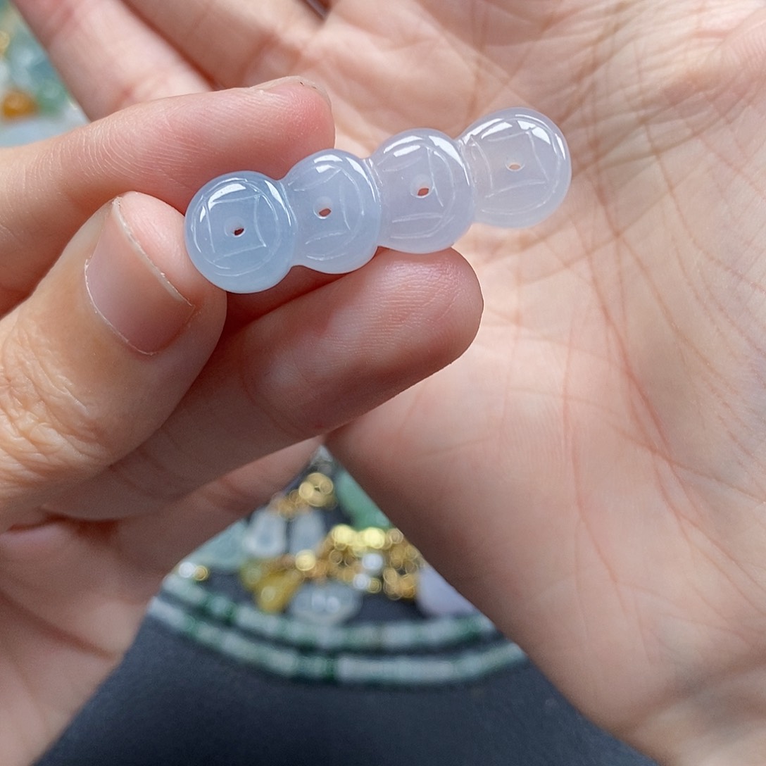 翡翠未镶嵌颈饰闪