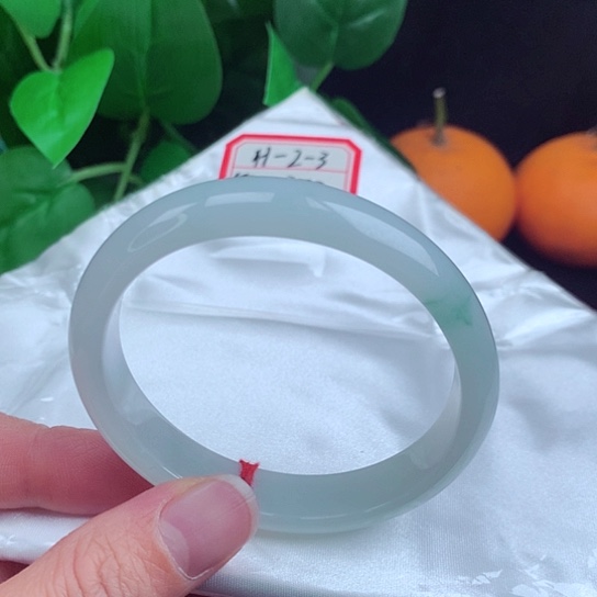 翡翠手镯未镶嵌    贵妃55 冰飘蓝花